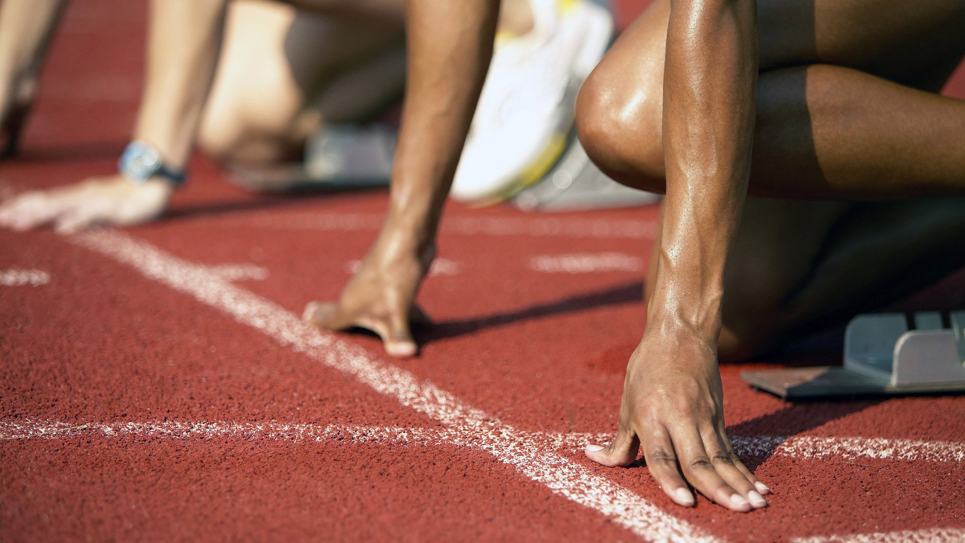 混合泳接力希腊战术灵活多变，混合泳接力是竞技游泳集体项目之一